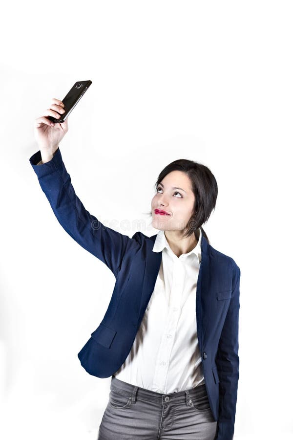 Selfie fotografii portret młoda kobieta robi fotografii z smartphone dalej obrazy royalty free