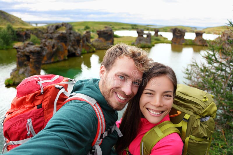 Selfie - lopppar på sjön Myvatn Island arkivbilder Selfie - lopppar på sjön Myvatn Island arkivbilder
