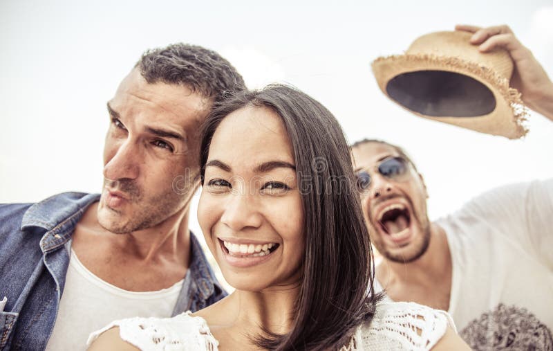 Selfie louco com caras engraçadas foto de stock royalty free Selfie louco com caras engraçadas foto de stock royalty free
