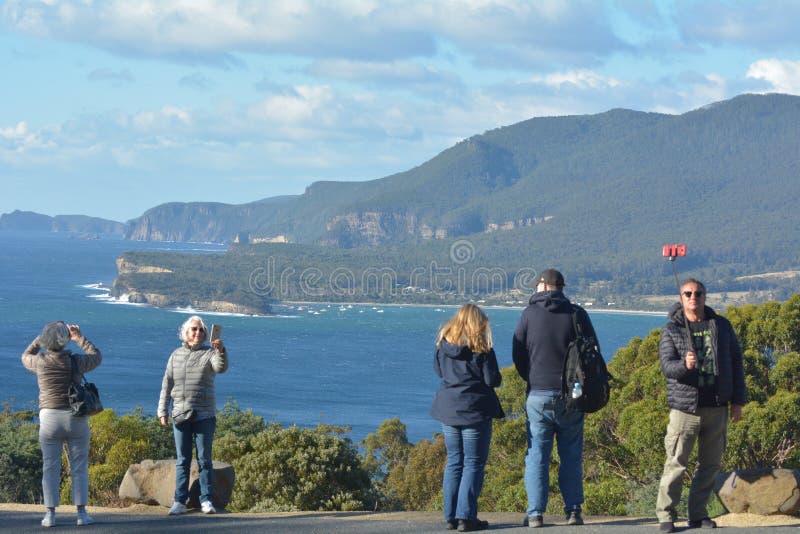 Selfie turístico de los ands de las fotos que toma en Tasmania Australia fotos de archivo libres de regalías Selfie turístico de los ands de las fotos que toma en Tasmania Australia fotos de archivo libres de regalías