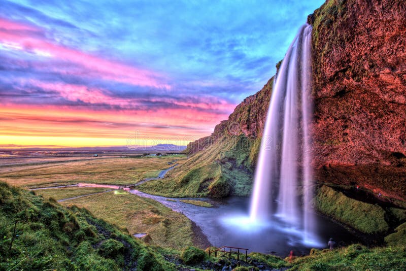 Wasserfall 2 Teiliges Kissenbezugs Set Sonnenuntergang-Himmel in Island 