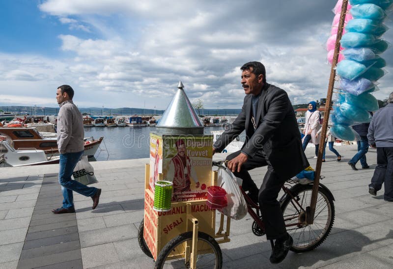 Ficheiro:Replica of Trojan Horse - Canakkale Waterfront