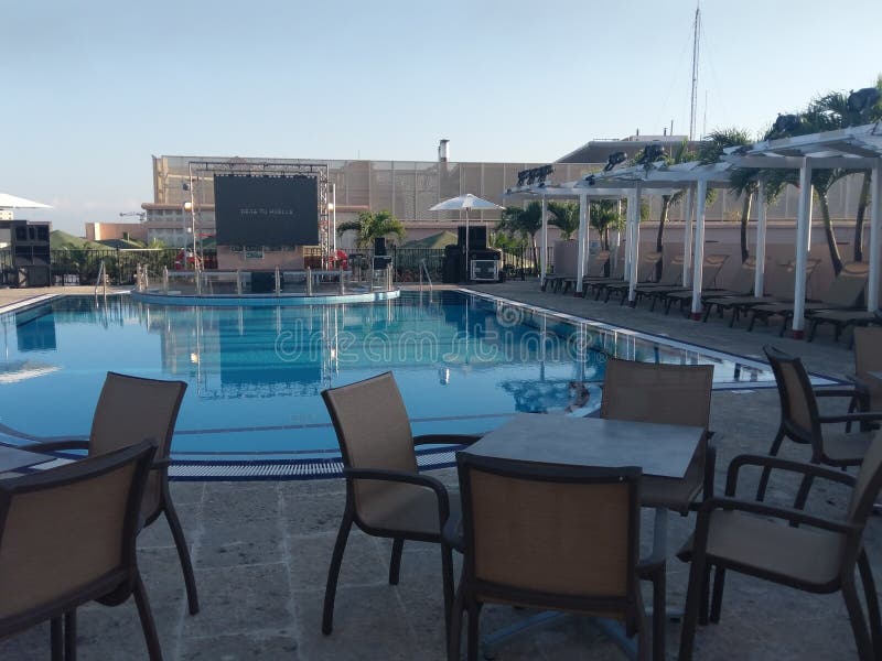 semesterort egenskap, simbassäng, fritid, fastighet, hotell, lägenhet royaltyfri bild semesterort egenskap, simbassäng, fritid, fastighet, hotell, lägenhet royaltyfri bild