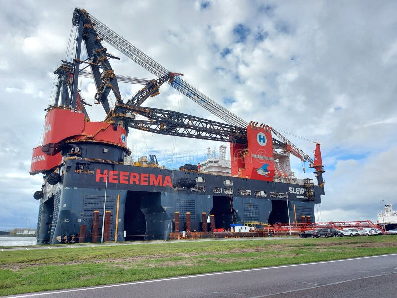semi submersible crane vessel semi submersible crane vessel