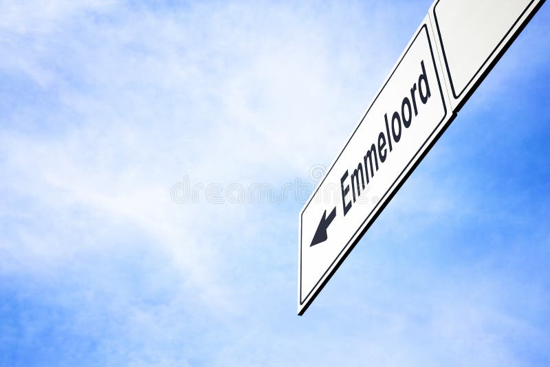 Semnalizare care indică spre emmelodia royalty free stock photography