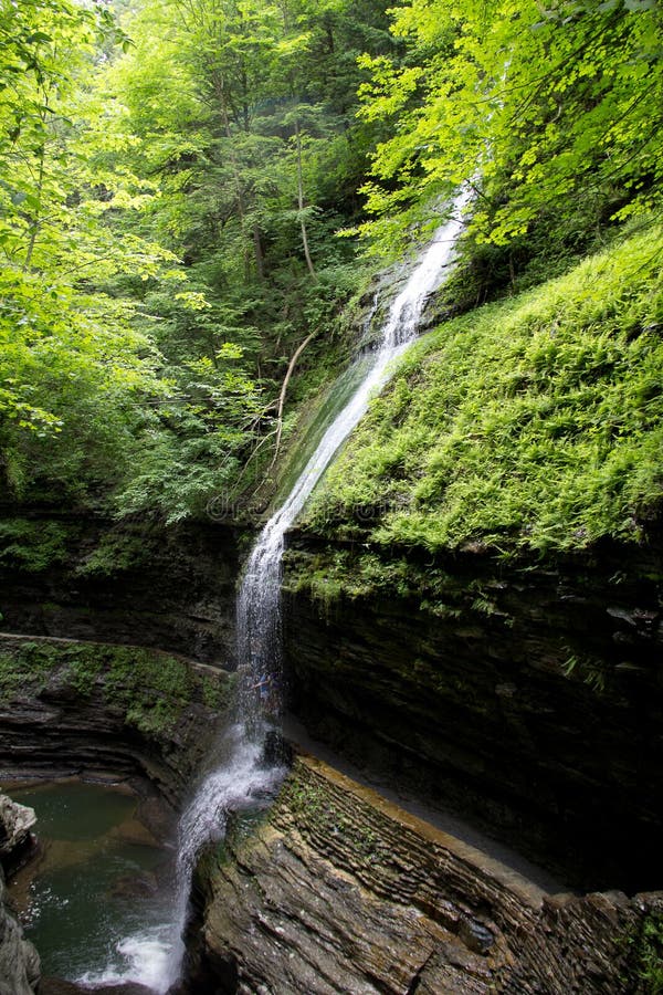 Seneca Falls Waterfall imagen de archivo. Imagen de seneca 79510651