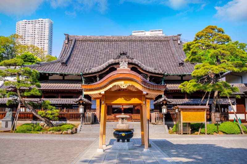 Sengakuji Temple - the `47 Ronin` graveyard site in Tokyo, Japan