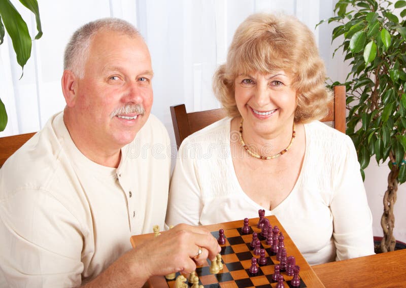 575 fotos de stock e banco de imagens de Old Couple Playing Chess