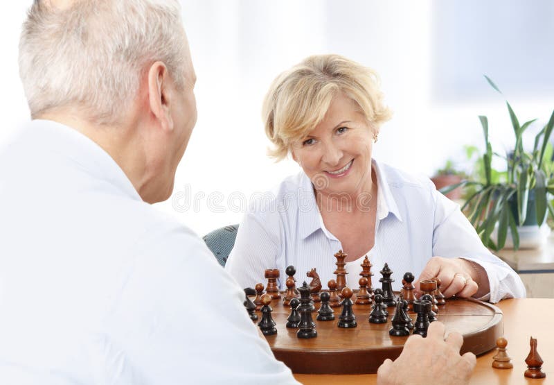 575 fotos de stock e banco de imagens de Old Couple Playing Chess