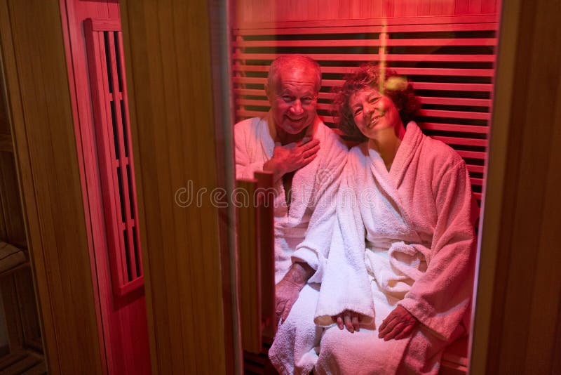 Senior couple relaxes in the steam sauna royalty free stock photography Senior couple relaxes in the steam sauna royalty free stock photography
