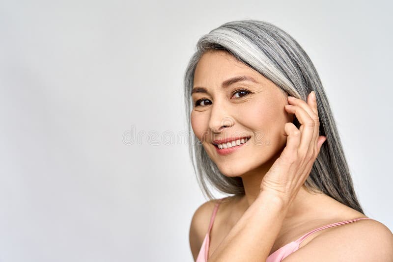 Senior glücklich mittleren Alter reif asiatisch Frau Kopfschuss Porträt. Hautpflege-Werbung. stockbilder