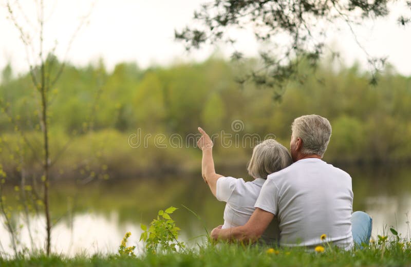 senior szczęśliwa para zdjęcia stock senior szczęśliwa para zdjęcia stock