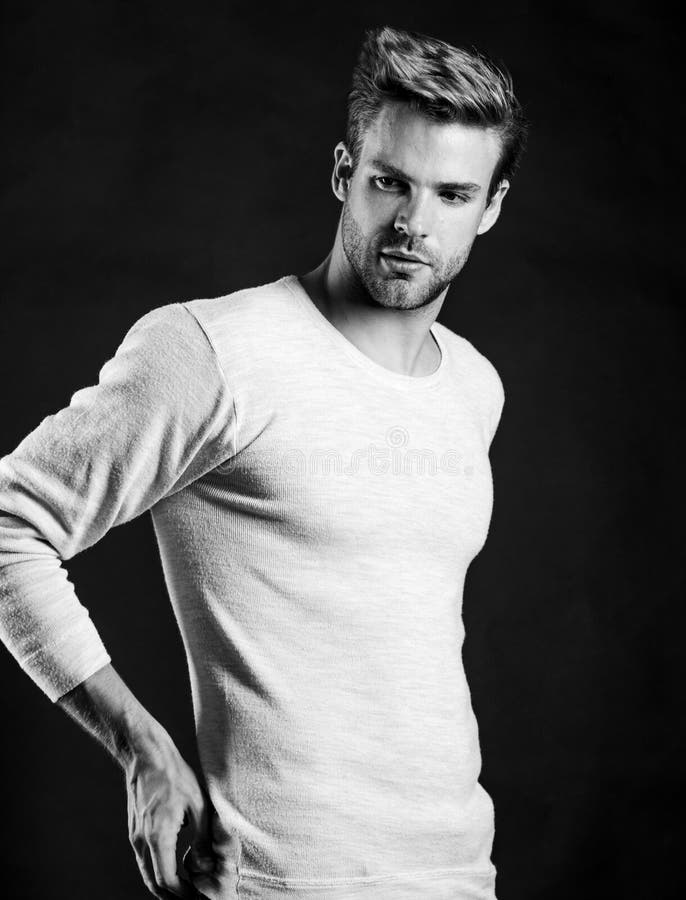 Sensación De Casualidad Y Comodidad. Ropa De Moda Para Hombres. Ajuste Perfecto. Hombre Apuesto De Estilo Casual. Tipo Bristle Foto de archivo - Imagen de descubra, ropa: 181543292 Sensación De Casualidad Y Comodidad. Ropa De Moda Para Hombres. Ajuste Perfecto. Hombre Apuesto De Estilo Casual. Tipo Bristle Foto de archivo - Imagen de descubra, ropa: 181543292