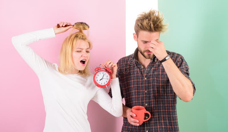 Sent styre för ånger Väckande ringklocka för parmorgon Skapa sunt vilar styre för att sova nog Vi bör gå till royaltyfri bild Sent styre för ånger Väckande ringklocka för parmorgon Skapa sunt vilar styre för att sova nog Vi bör gå till royaltyfri bild