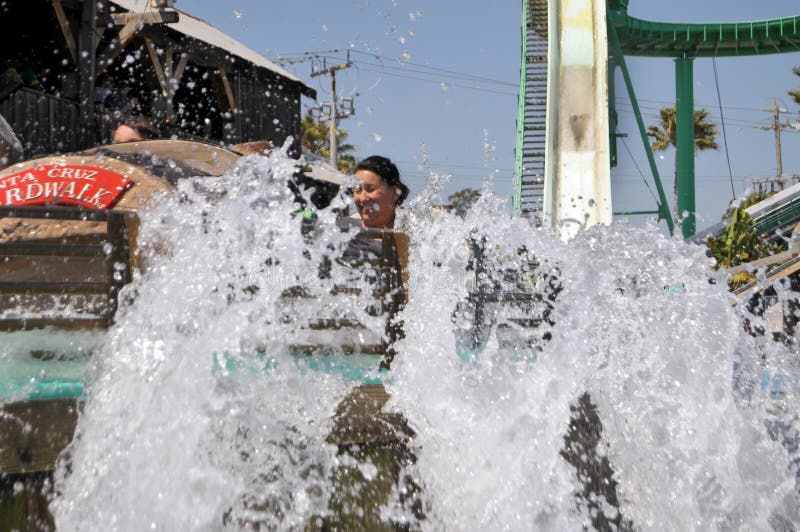 SENTIERO COSTIERO della SPIAGGIA di SANTA CRUZ, SANTA CRUZ, CALIFORNIA, U.S.A. - 22 luglio 2015 fotografia stock libera da diritti SENTIERO COSTIERO della SPIAGGIA di SANTA CRUZ, SANTA CRUZ, CALIFORNIA, U.S.A. - 22 luglio 2015 fotografia stock libera da diritti