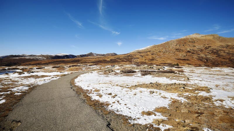Sentiero per pedoni della montagna del passaggio di indipendenza, Colorado, U.S.A. fotografie stock Sentiero per pedoni della montagna del passaggio di indipendenza, Colorado, U.S.A. fotografie stock