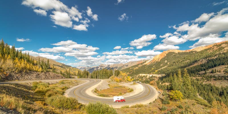 SEPT 18, 2018 - ROTA 550 SILVERTON, COLORADO, EUA - vista elevado circular da autoestrada estadual 550 de Colorado, conhecida com foto de stock royalty free SEPT 18, 2018 - ROTA 550 SILVERTON, COLORADO, EUA - vista elevado circular da autoestrada estadual 550 de Colorado, conhecida com foto de stock royalty free