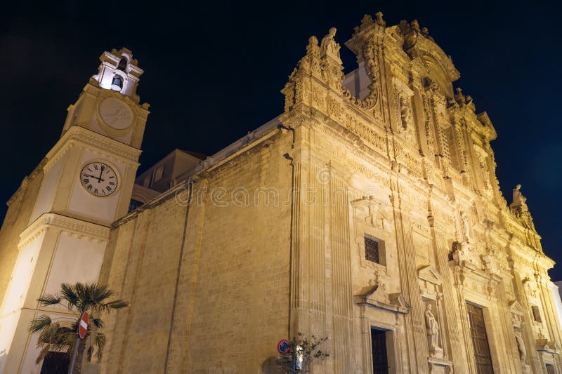 Sera Gallipoli, Puglia, Italia, san Agata Cathedral immagine stock libera da diritti Sera Gallipoli, Puglia, Italia, san Agata Cathedral immagine stock libera da diritti