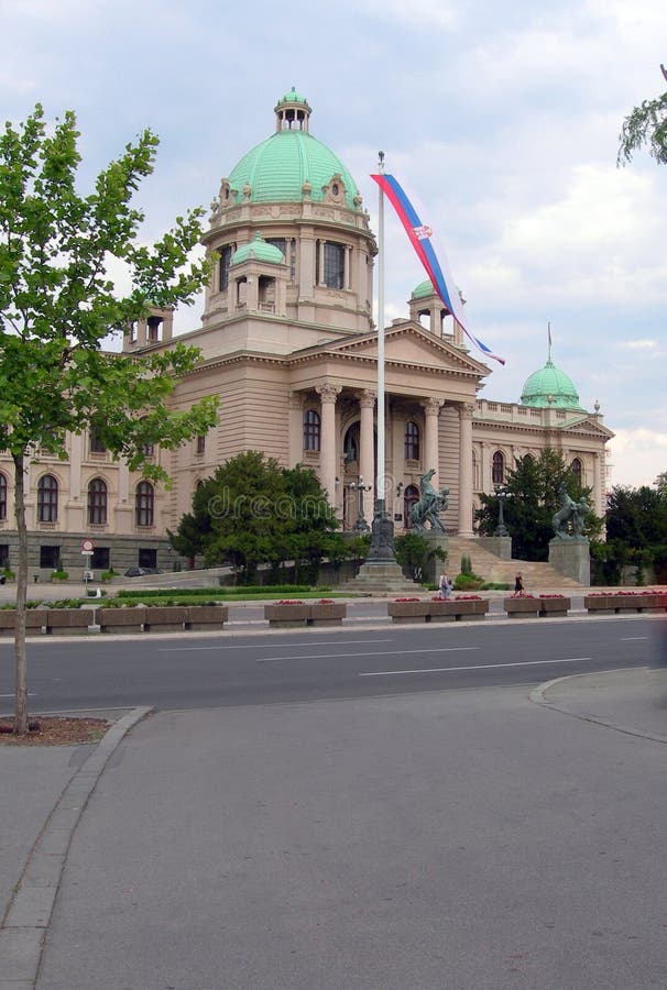 Serbisk parlament som bygger Belgrade Serbien Europa royaltyfria bilder Serbisk parlament som bygger Belgrade Serbien Europa royaltyfria bilder