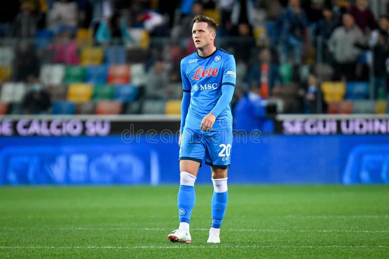 Piotr Zielinski Jogador Napoli Durante Série Jogos Campeonato Italiano  Napoli — Fotografia de Stock Editorial © VincenzoIzzo #620265956