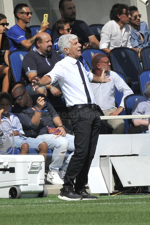 Gian Piero Gasperini coach of Atalanta, during the match serieA italian championship Atalanta vs Cremonese final result, Atalanta 1 , Cremonese 1, match played at the Gewiss Stadium. Gian Piero Gasperini coach of Atalanta, during the match serieA italian championship Atalanta vs Cremonese final result, Atalanta 1 , Cremonese 1, match played at the Gewiss Stadium