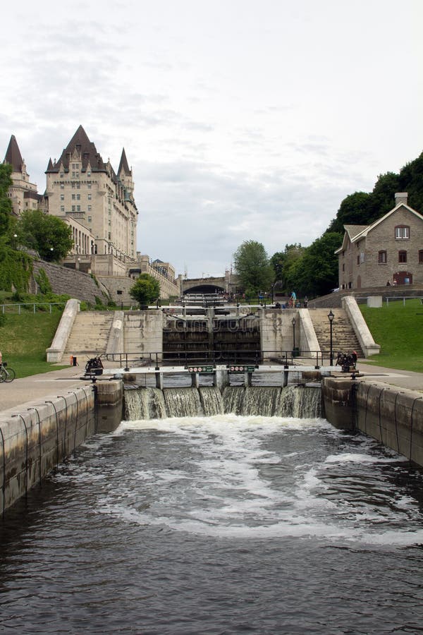 Serrures de canal de Rideau, Ottawa image libre de droits Serrures de canal de Rideau, Ottawa image libre de droits