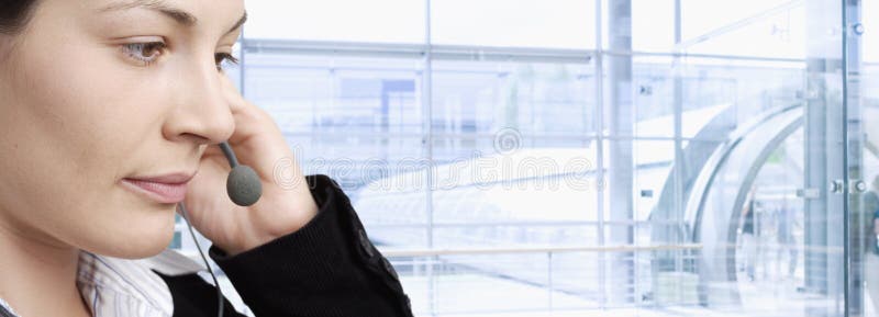service représentatif heureux de clientèle images libres de droits service représentatif heureux de clientèle images libres de droits