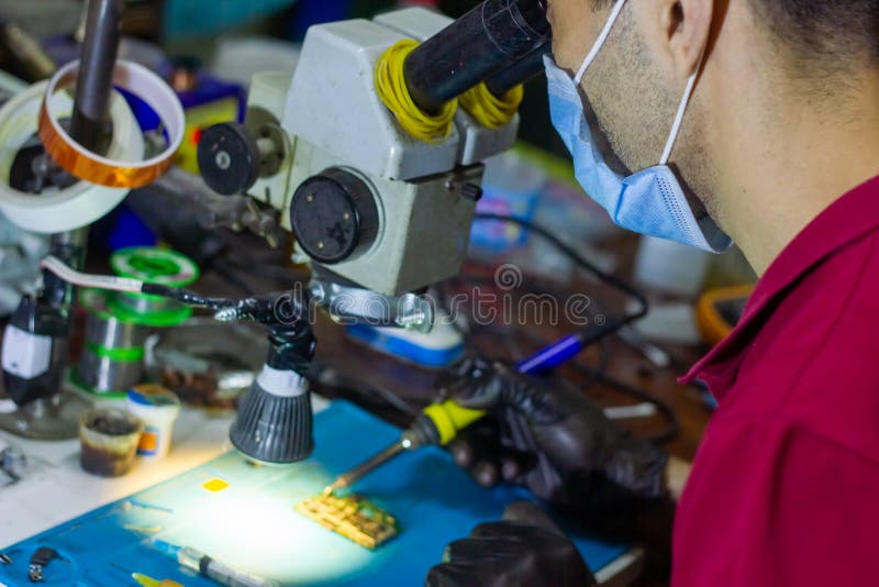 112 Microscope Phone Repair Stock Photos Free & RoyaltyFree Stock