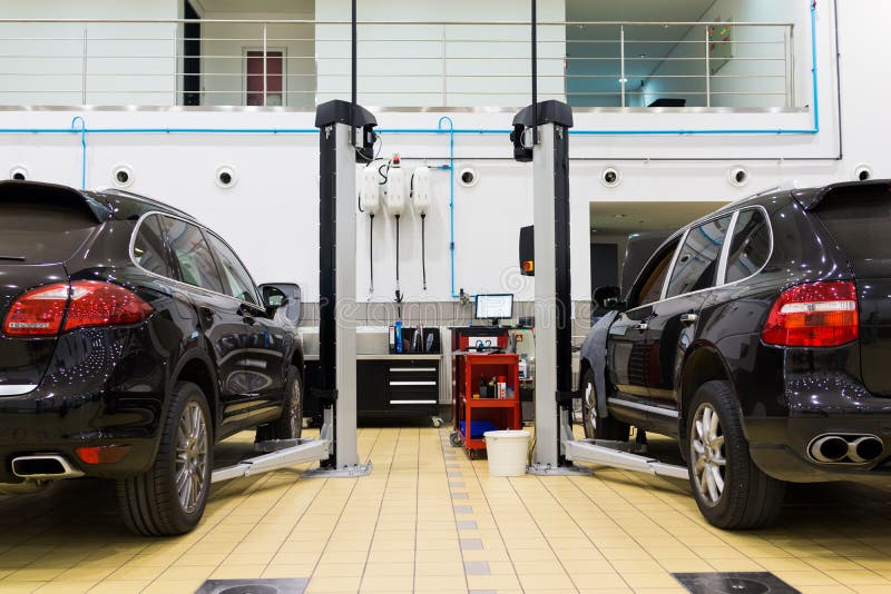 Serviço de reparação automóvel fotografia de stock royalty free