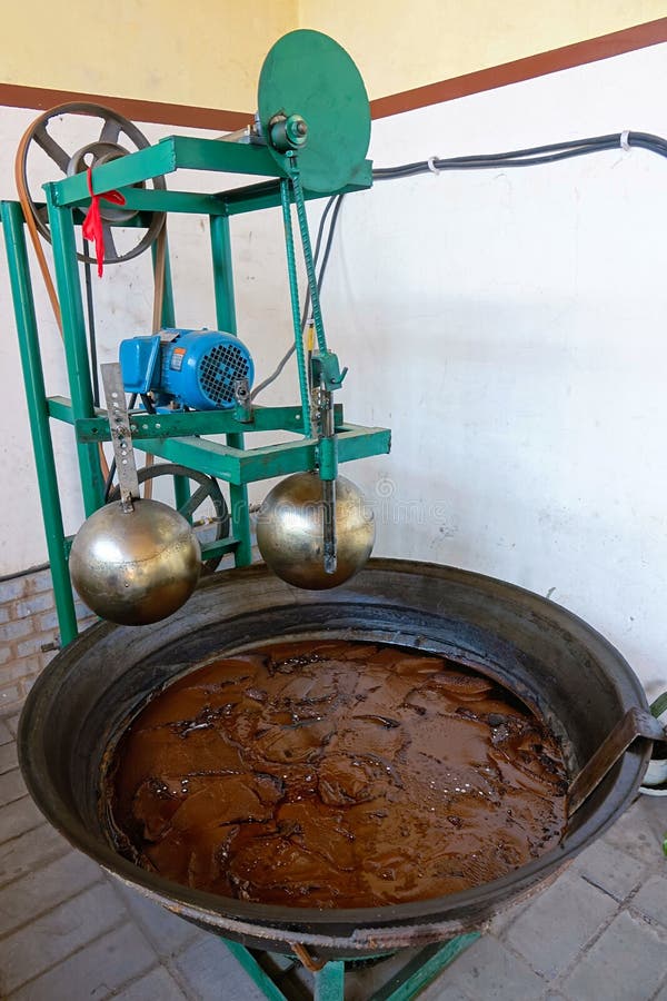 Sesame oil machine stock photo. Image of brandrith, machinery 112468796