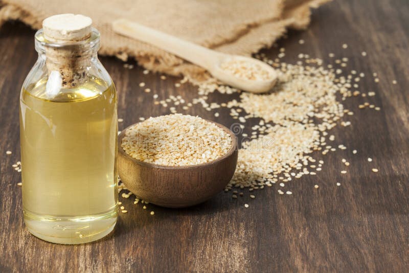 Sesamum Indicum - Edible Organic White Sesame Seed Oil Stock Image ...