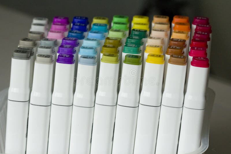 https://thumbs.dreamstime.com/b/set-bright-multi-colored-felt-tip-pens-markers-designation-numbers-name-color-photo-creativity-drawing-184143621.jpg