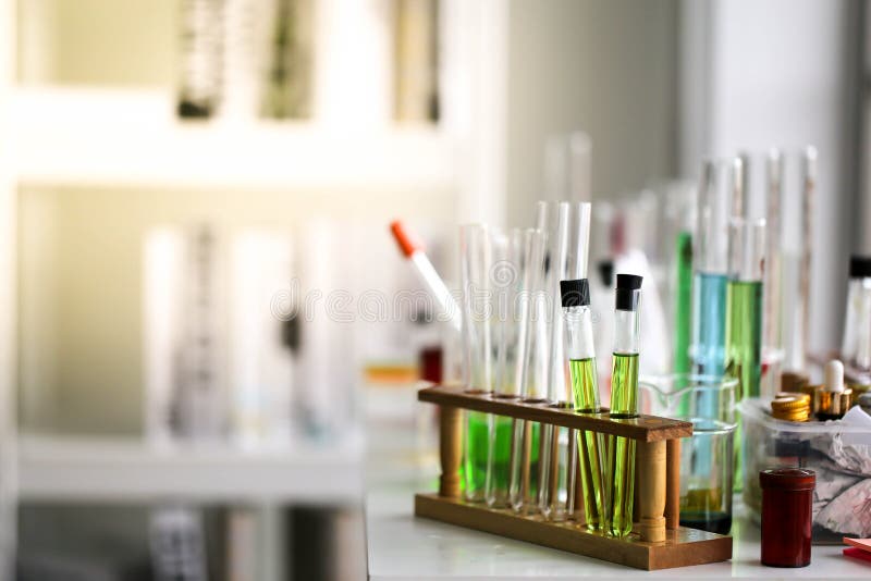 Set Chemiczny tubka rozwój, apteka w laboratorium i, bioc zdjęcie stock Set Chemiczny tubka rozwój, apteka w laboratorium i, bioc zdjęcie stock