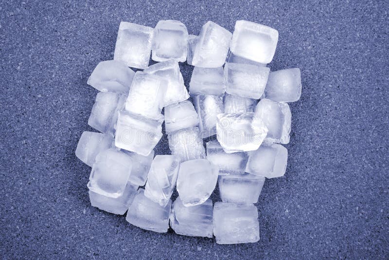 https://thumbs.dreamstime.com/b/set-ice-cubes-frozen-refrigerator-240184173.jpg