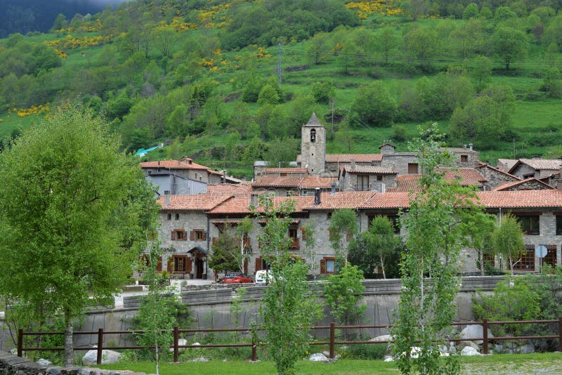Setcases village situé dans la région de ripolles province de gerona catalogne espagne