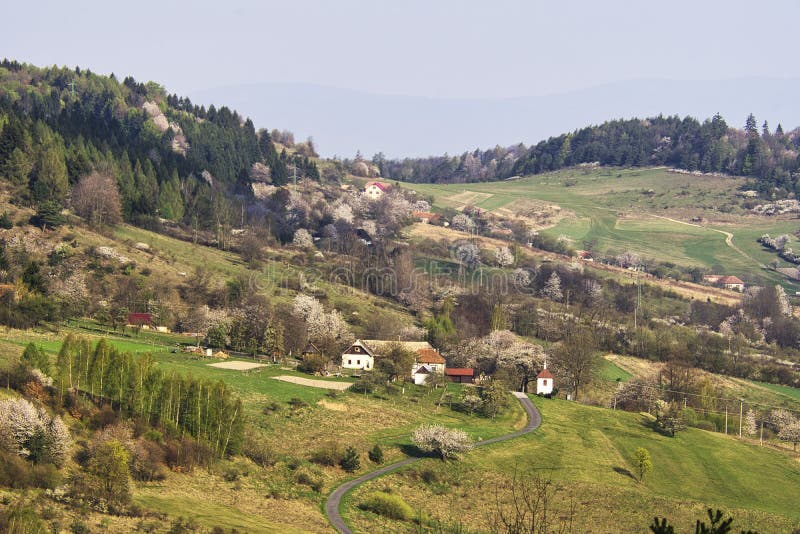 Osídlenie v Ostrozkých horách na Slovensku počas jari