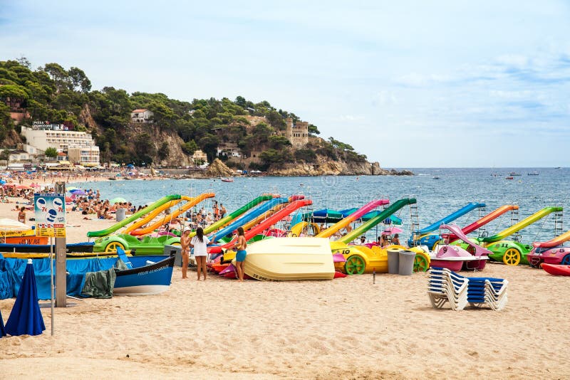 Setzen Sie vor der Küste von Lloret de Mar, Costa Brava auf den Strand lizenzfreies stockfoto Setzen Sie vor der Küste von Lloret de Mar, Costa Brava auf den Strand lizenzfreies stockfoto