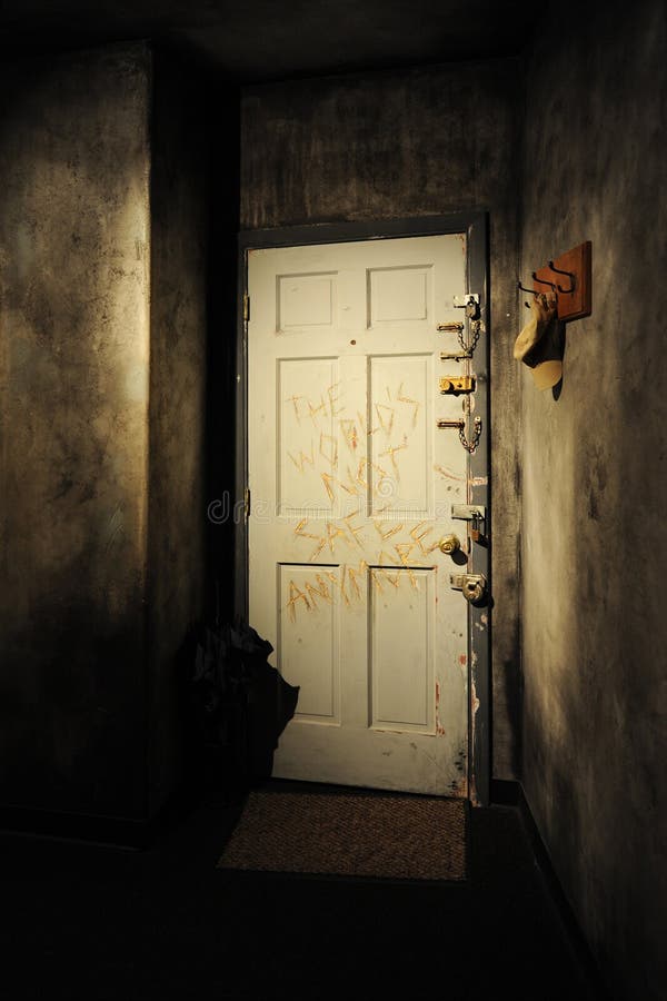 É um mundo perigoso fotografia de stock