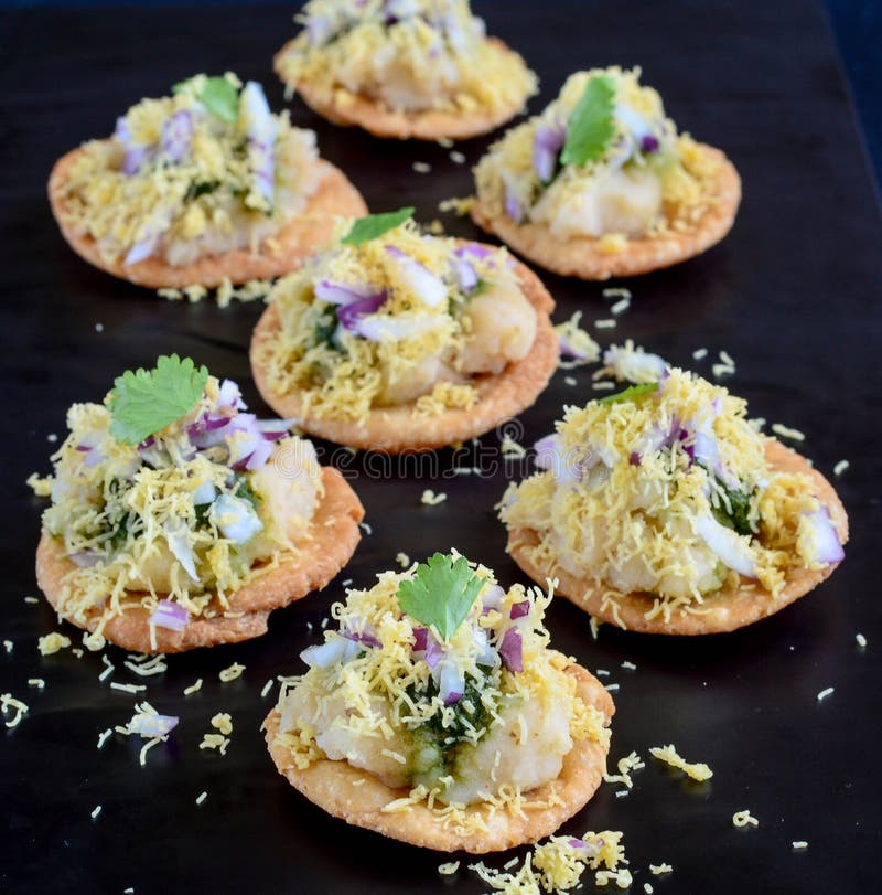 Sev Batata puri