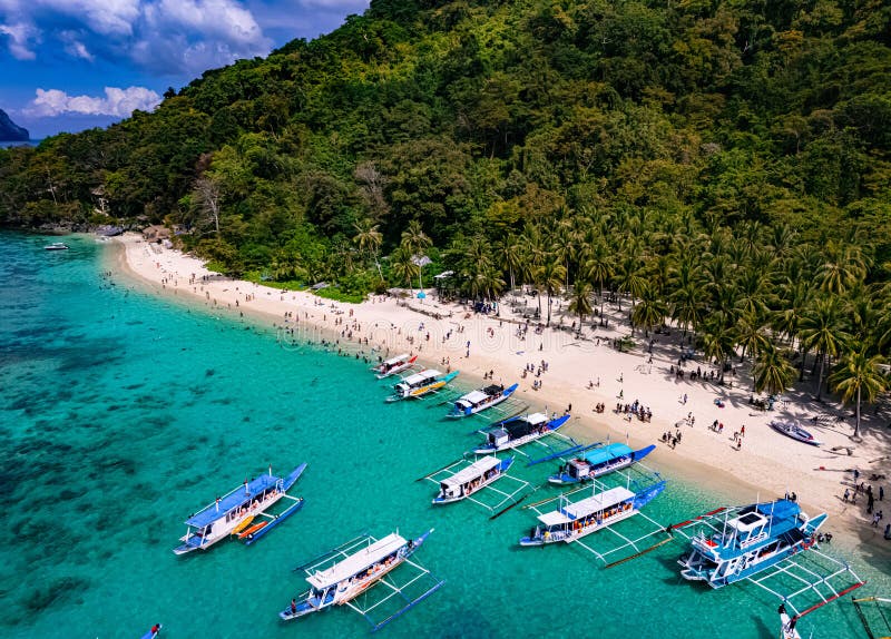 Seven Commandos Beach nära El Nido Palawan Island Filippinerna arkivfoton