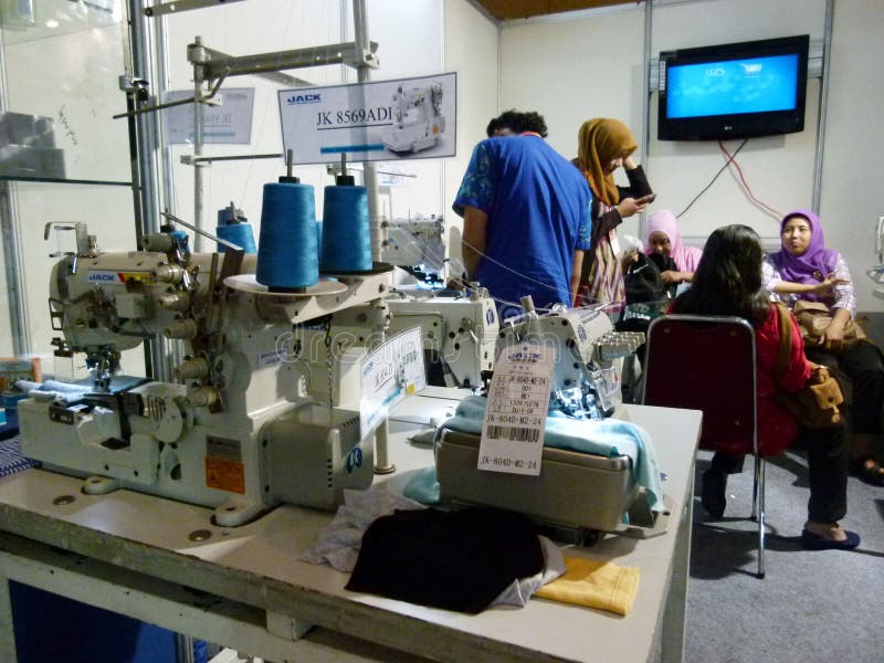 Sewing machine expo editorial photography. Image of exhibited 68921042