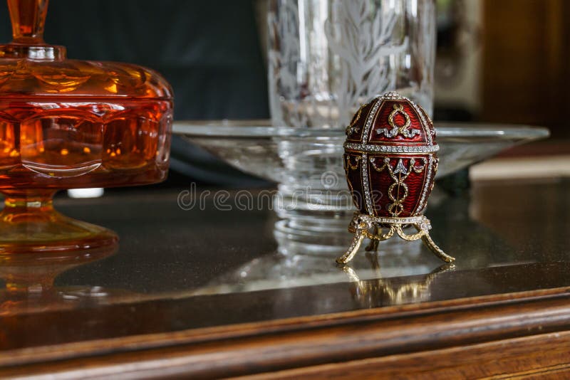 Sewing machine with tread stock image