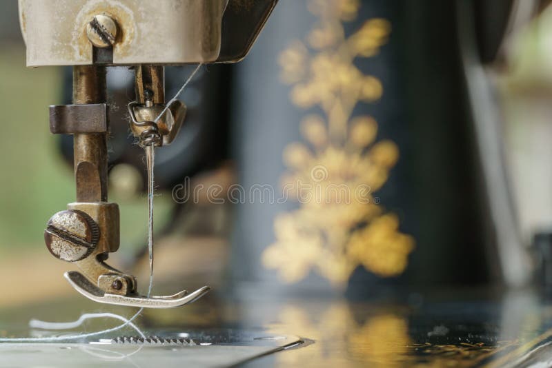 Sewing machine with tread royalty free stock images