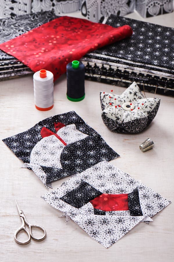 Sewing Patchwork of Blocks White Cat and Black Dog, Sewing Accessories
