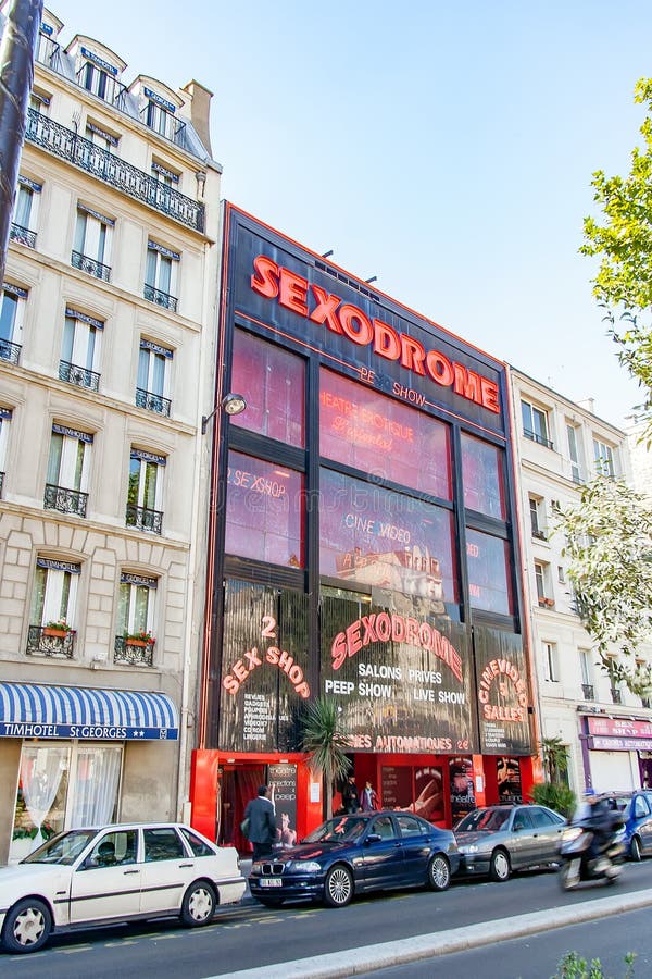 Forstad himmel plast Sex Shops in the Paris Red-light District of Pigalle. Montmartre, Paris,  France. Editorial Photo - Image of peep, shop: 80570101
