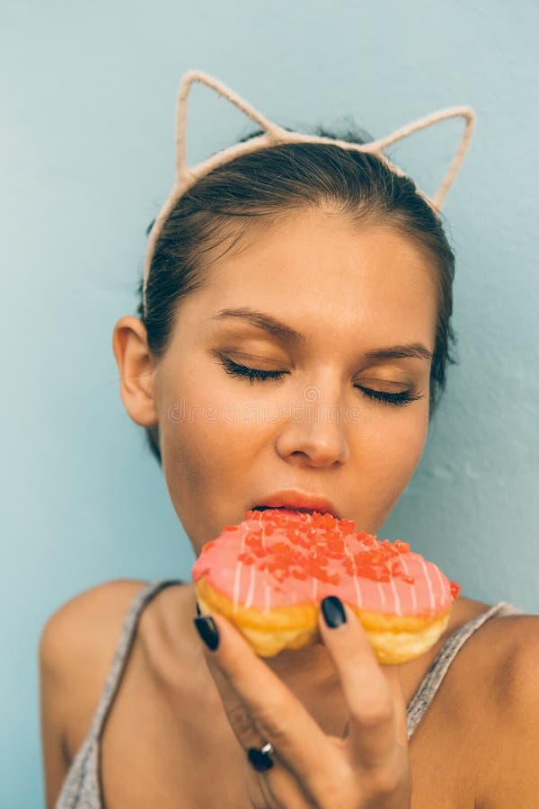 Brunette Lady Eat Sweet Heart Shaped Donut Stock Image Image Of Hair