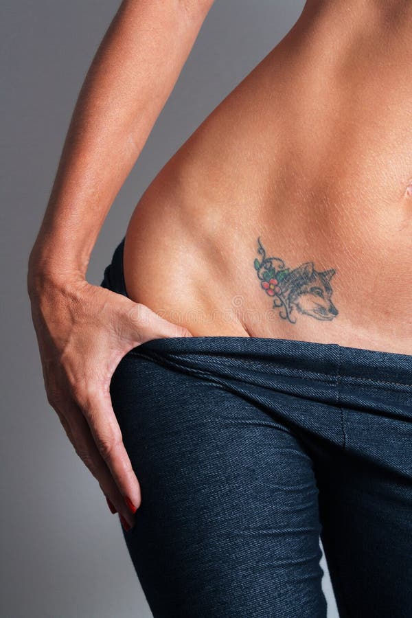 140 Meaningful Stomach Tattoos for Women | Art and Design