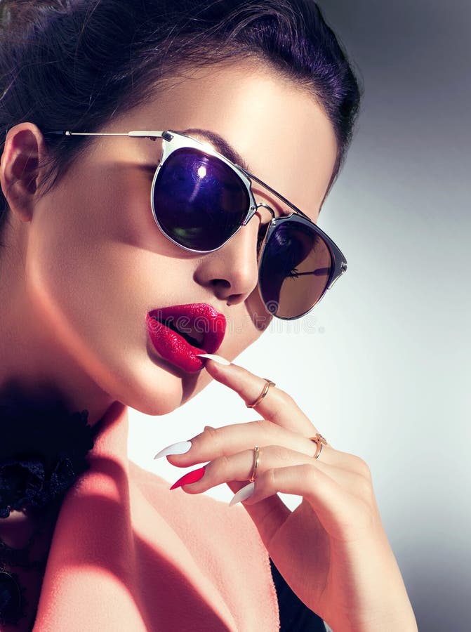 Sunglass Styles & Fit: Finding the Right Pair