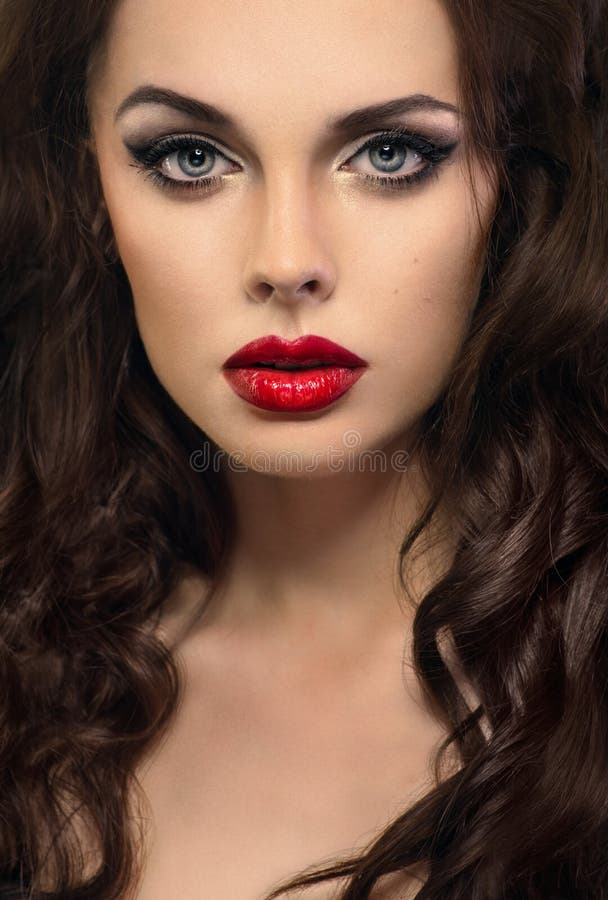 Sexy vrouw met rode lippen royalty-vrije stock afbeeldingen Sexy vrouw met rode lippen royalty-vrije stock afbeeldingen