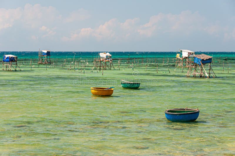 Vietnam is a country with a coastline 3,400 km long 2,112 miles. There are beautiful rock formations in the Center of the country. Vietnam is a country with a coastline 3,400 km long 2,112 miles. There are beautiful rock formations in the Center of the country